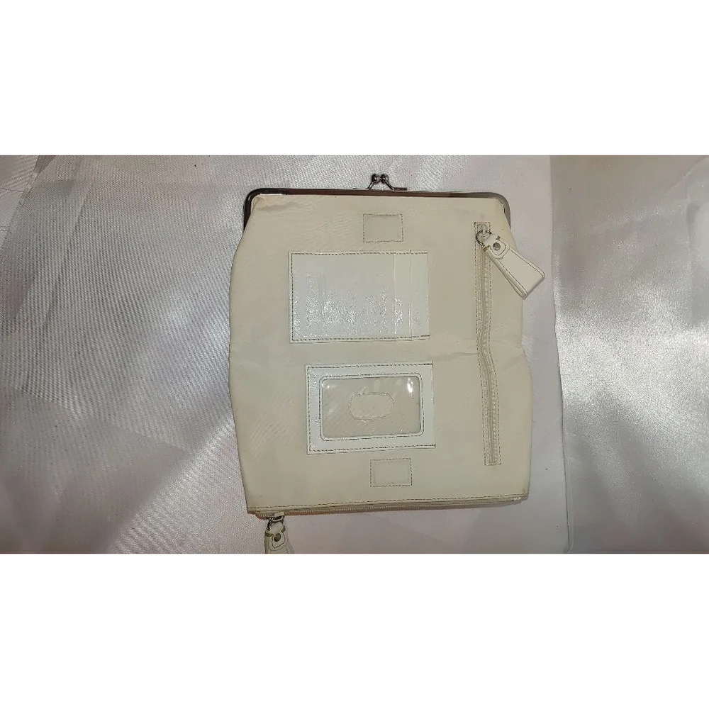 Fossil Vintage Pebbled Leather Wallet